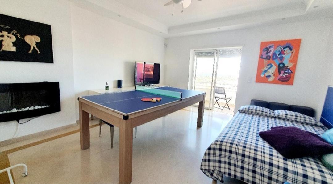 River View & Close To The Beach - Quarto Em Almada Luaran gambar